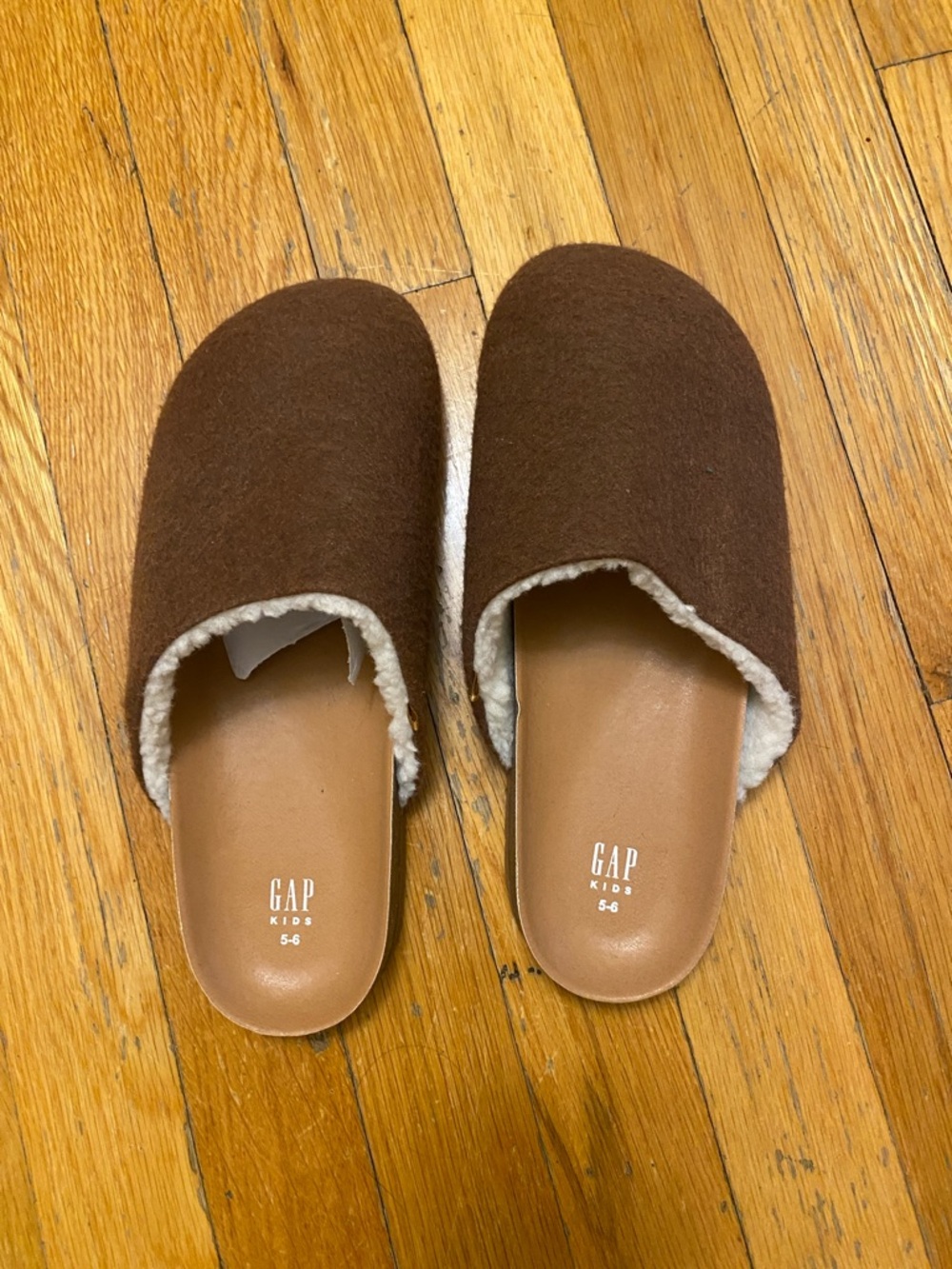 ✨GAP Kids NWOT Size 5-6 Dark Brown Cloth Mules